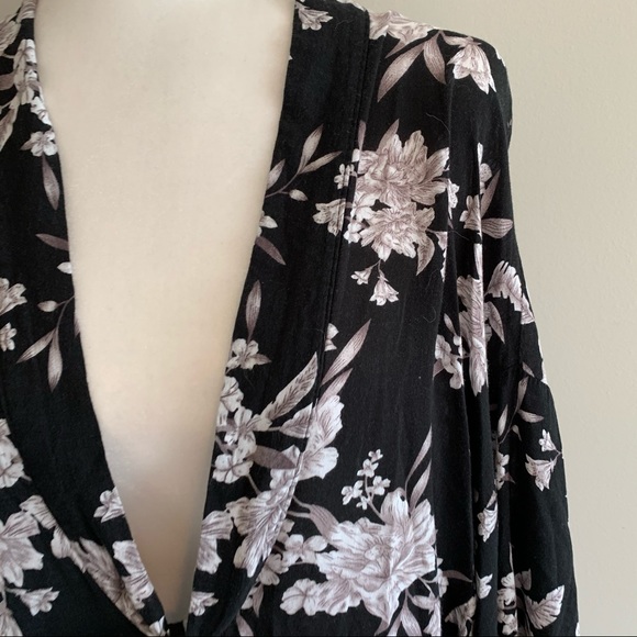 Spiritual Gangster Floral Kimono Wrap - Picture 5 of 7